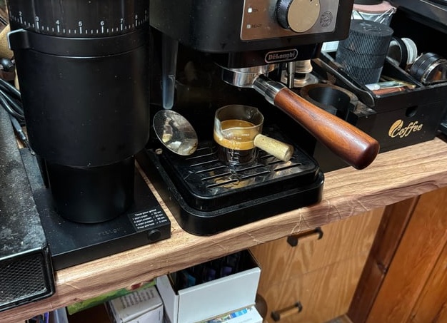 Плюсы и минусы кофемолок Делонги (DeLonghi), обзор популярных моделей
